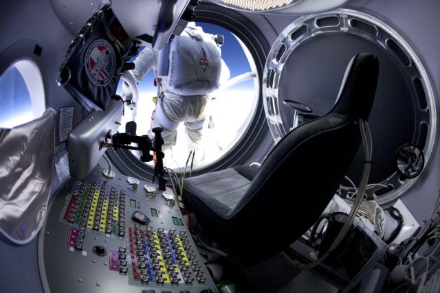 Δείτε ζωντανά το άλμα του «Ατρόμητου Φέλιξ» από τη στρατόσφαιρα